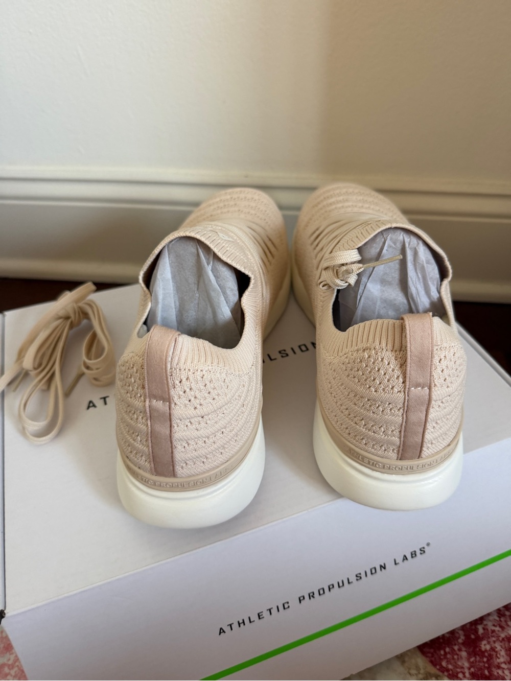APL Men’s Slip-On Knit Athletic Sneakers - Blush Pink Sz 10.5 US - Picture 7 of 8